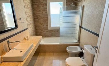 Vendo departamento en Barrio Buenos Aires Village