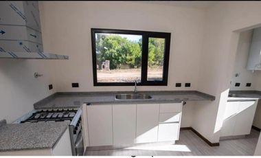 Casa a estrenar con pileta en  venta en Costa Esmeralda