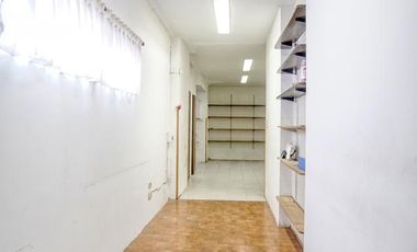 Local en centro comercial de munro apto gastronomia 2 baños cocina multiples rubros