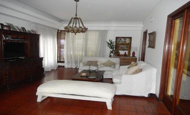 Casa en venta, 5 ambientes, quilmes centro, garage, amplio patio, quincho, pileta