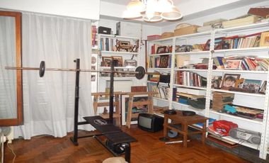 Casa en venta, 5 ambientes, quilmes centro, garage, amplio patio, quincho, pileta