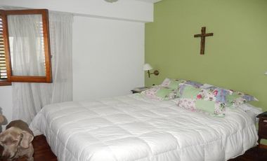 Casa en venta, 5 ambientes, quilmes centro, garage, amplio patio, quincho, pileta