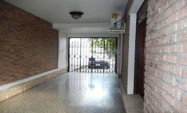 Casa en venta, 5 ambientes, quilmes centro, garage, amplio patio, quincho, pileta