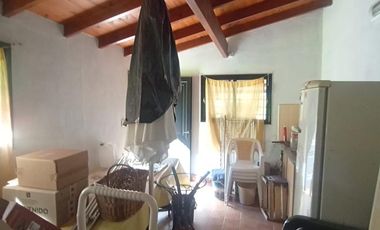 venta de Casa 4 amb, cochera, pileta, sobre lote 1500m2 en Del Viso
