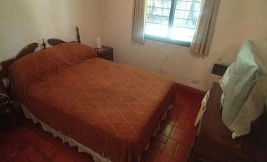 venta de Casa 4 amb, cochera, pileta, sobre lote 1500m2 en Del Viso