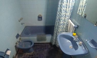 venta de Casa 4 amb, cochera, pileta, sobre lote 1500m2 en Del Viso