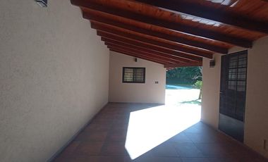 venta de Casa 4 amb, cochera, pileta, sobre lote 1500m2 en Del Viso