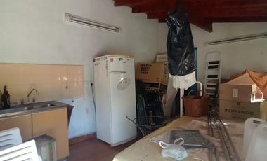 venta de Casa 4 amb, cochera, pileta, sobre lote 1500m2 en Del Viso