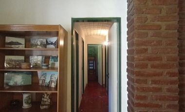 venta de Casa 4 amb, cochera, pileta, sobre lote 1500m2 en Del Viso