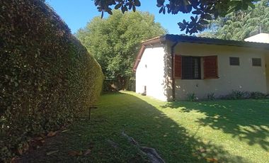 venta de Casa 4 amb, cochera, pileta, sobre lote 1500m2 en Del Viso