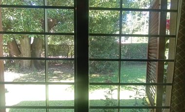 venta de Casa 4 amb, cochera, pileta, sobre lote 1500m2 en Del Viso