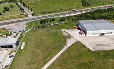 Depósito 2150 m2 en Alquiler más 150 m2 Oficinas, en Parque Industrial Ruta 6, Los Cardales