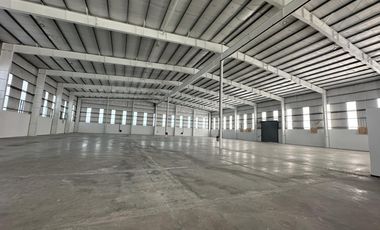 Depósito 2150 m2 en Alquiler más 150 m2 Oficinas, en Parque Industrial Ruta 6, Los Cardales