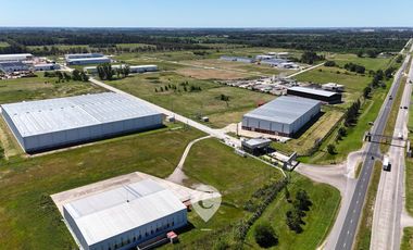 Depósito 2150 m2 en Alquiler más 150 m2 Oficinas, en Parque Industrial Ruta 6, Los Cardales