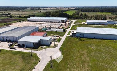 Depósito 2150 m2 en Alquiler más 150 m2 Oficinas, en Parque Industrial Ruta 6, Los Cardales