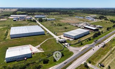 Depósito 2150 m2 en Alquiler más 150 m2 Oficinas, en Parque Industrial Ruta 6, Los Cardales