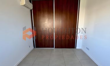 Duplex 3 ambientes en alquiler con COCHERA en LAGO DEL SENDERO