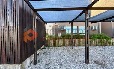 Duplex 3 ambientes en alquiler con COCHERA en LAGO DEL SENDERO