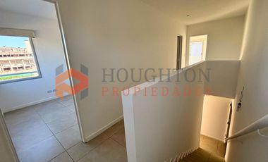 Duplex 3 ambientes en alquiler con COCHERA en LAGO DEL SENDERO