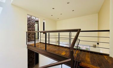 Casa amplia en renta Cañadas del Lago