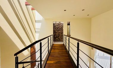 Casa amplia en renta Cañadas del Lago