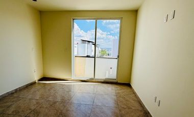 Casa amplia en renta Cañadas del Lago