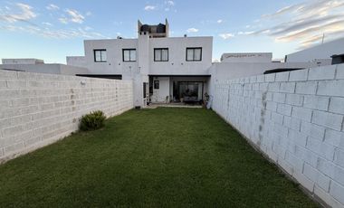 Alquiler, Duplex 3 dorm, 2 baños, Patio, Garage, Docta