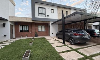 Alquiler, Duplex 3 dorm, 2 baños, Patio, Garage, Docta