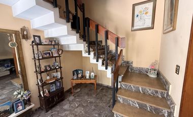 Casa 4 ambientes con cochera y patio en Wilde