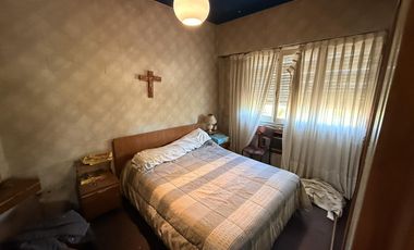 Casa 4 ambientes con cochera y patio en Wilde