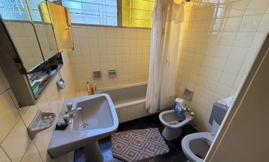 Casa 4 ambientes con cochera y patio en Wilde