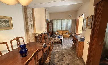 Casa 4 ambientes con cochera y patio en Wilde