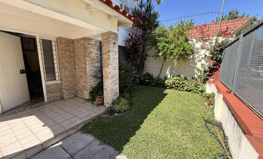 Casa 4 ambientes con cochera y patio en Wilde