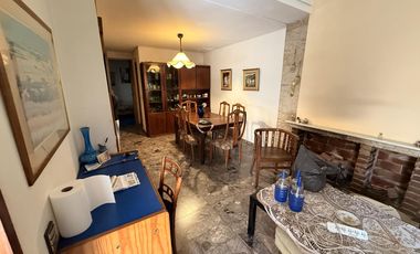 Casa 4 ambientes con cochera y patio en Wilde