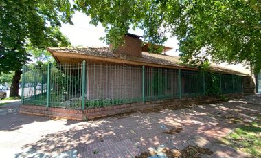 Casa 5 ambientes en alquiler en Lomas de Zamora