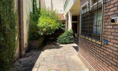 Casa 5 ambientes en alquiler en Lomas de Zamora