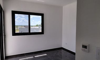 Venta, Casa, 5 ambientes, 4 Cocheras, Galería, Parrilla, Piscina, San Sebastián, Escobar