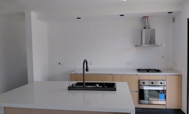 Venta, Casa, 5 ambientes, 4 Cocheras, Galería, Parrilla, Piscina, San Sebastián, Escobar