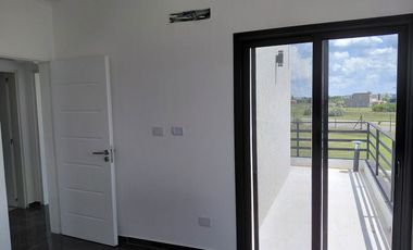 Venta, Casa, 5 ambientes, 4 Cocheras, Galería, Parrilla, Piscina, San Sebastián, Escobar