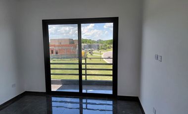Venta, Casa, 5 ambientes, 4 Cocheras, Galería, Parrilla, Piscina, San Sebastián, Escobar