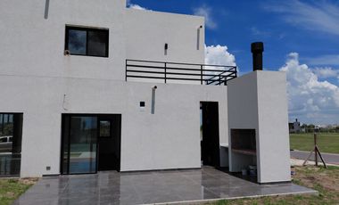 Venta, Casa, 5 ambientes, 4 Cocheras, Galería, Parrilla, Piscina, San Sebastián, Escobar