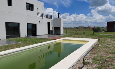 Venta, Casa, 5 ambientes, 4 Cocheras, Galería, Parrilla, Piscina, San Sebastián, Escobar