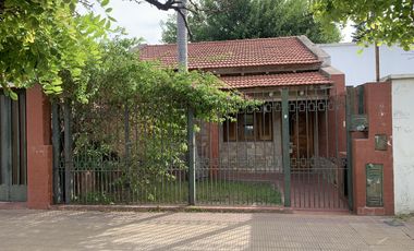 Casa en  122 entre 70 y 71