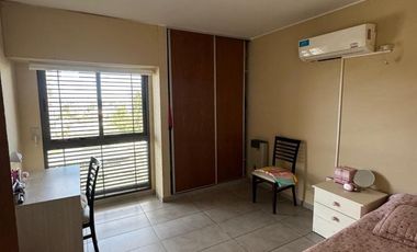 EXCELENTE SEMIPISO EN VENTA ZONA PARQUE