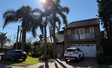 Casa de 4 dormitorios en Villa Los Alamos