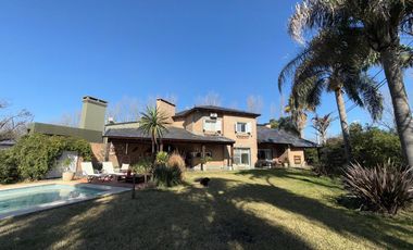 Casa de 4 dormitorios en Villa Los Alamos