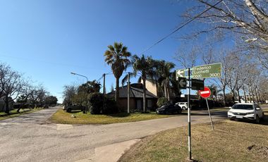 Casa de 4 dormitorios en Villa Los Alamos