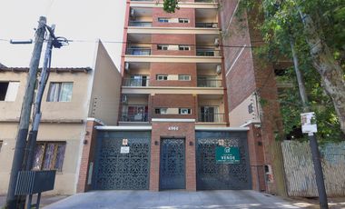 CASEROS comoda cochera . Oportunidad !