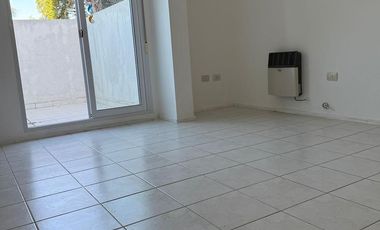 AMPLIO MONOAMBIENTE EN VENTA SOBRE CALLE FELICIANO