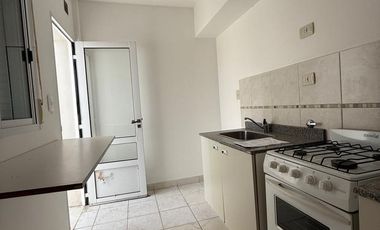 AMPLIO MONOAMBIENTE EN VENTA SOBRE CALLE FELICIANO
